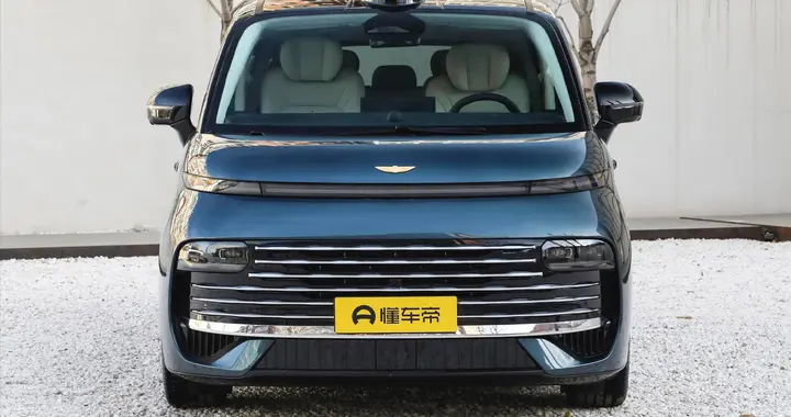 三排和二排一样大，车长5360mm，配航空座椅，银河V900即将上市