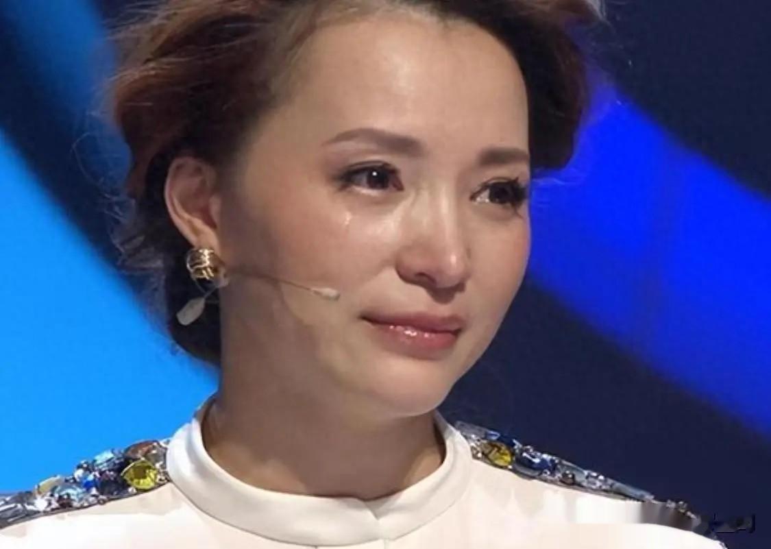 豪门梦破碎！母亲离世、丈夫失联，52岁董卿现状曝光，儿子成骄傲
