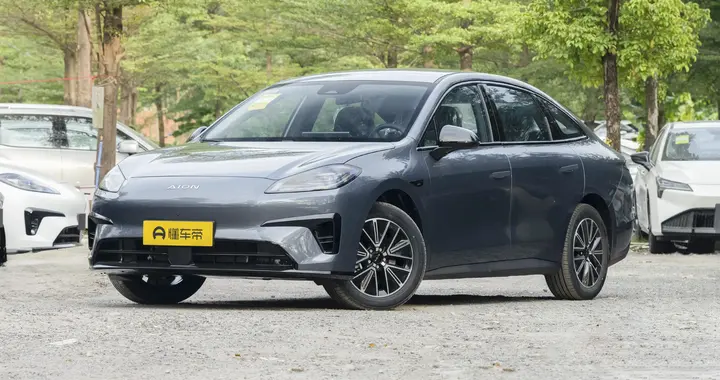 8万级纯电家轿新标杆！这车一上市，连油车都要让一让