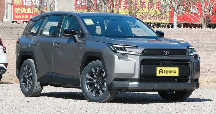 油价奔8.92！全新RAV4荣放一公里仅3毛多，这才是家用SUV有的样子