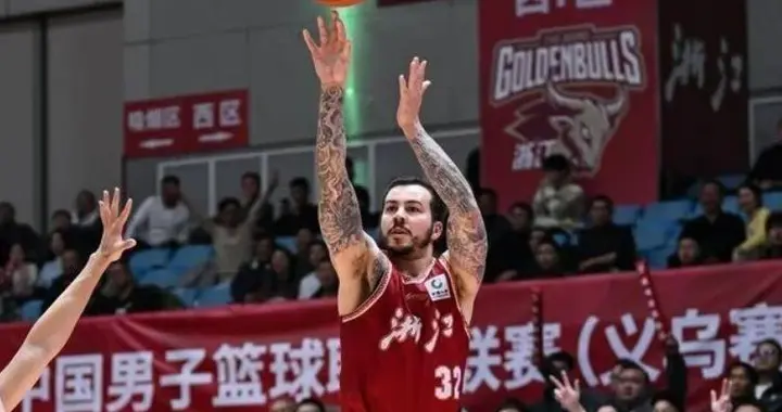 现役国手！0分0板0助0断，1分钟3犯规，球迷：凭什么进的国家队？