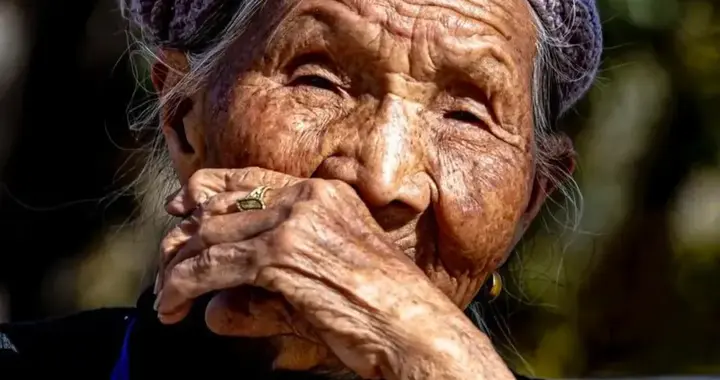 人老之惧：被孤寂啃噬、被病魔威胁、被时代遗弃