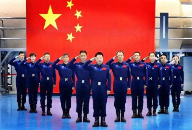 爆燃！神舟二十二发射不到12小时，就迎来“两大”好消息！