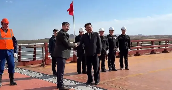 绕开中国！俄朝跨境大桥即将完工，中国的沉默，普京应该能读懂！