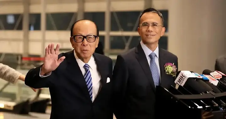 李嘉诚父子杀回楼市，豪言抄底买地，房地产的春天要来了？