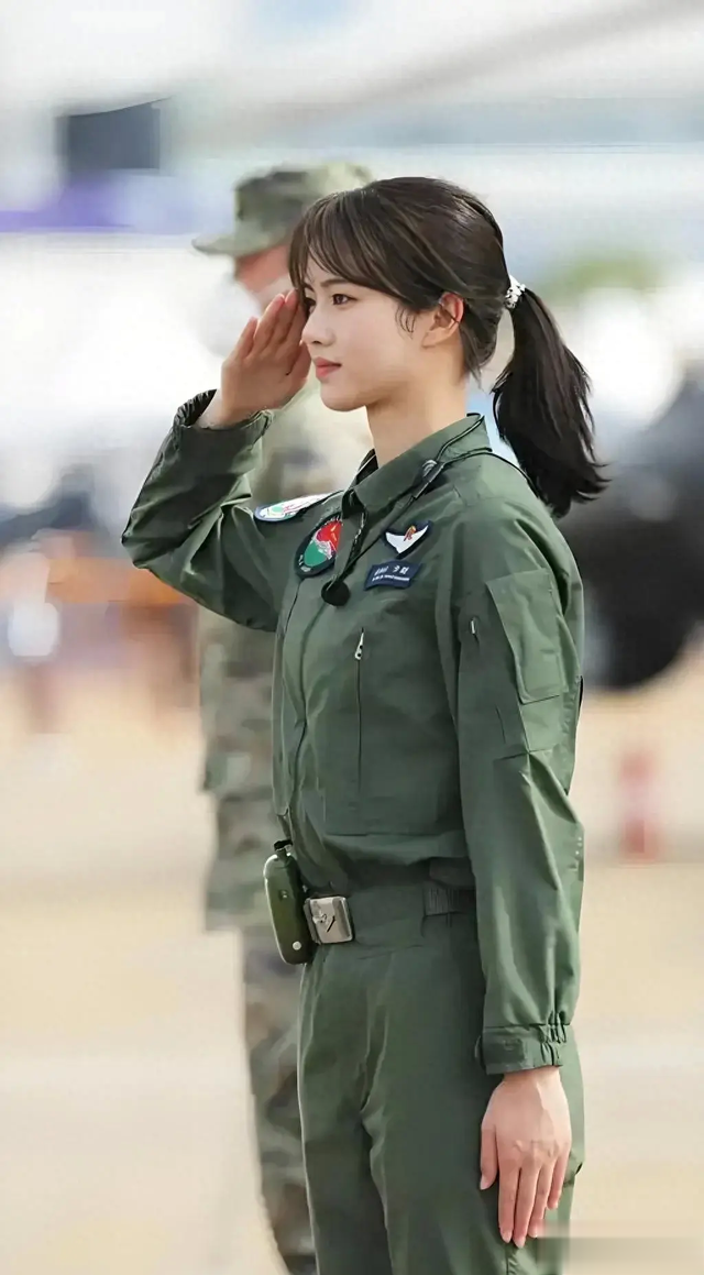 美丽与勇敢的交汇：徐枫灿，飞行员的传奇之路