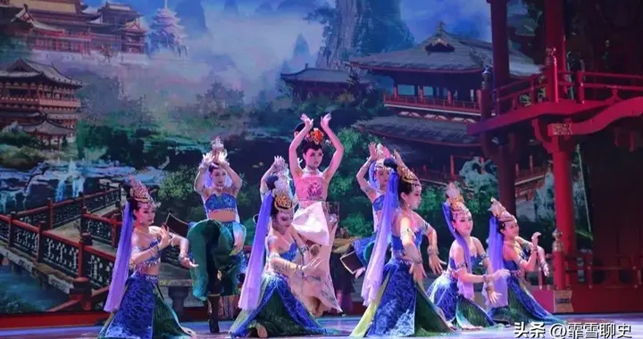 为什么史书里骂杨贵妃，却不敢骂唐玄宗？