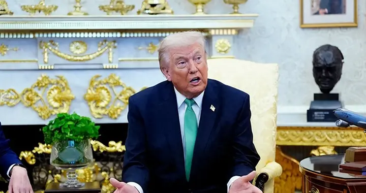 特朗普彻底慌了：他最恐惧的“众叛亲离”剧