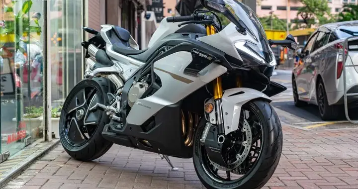 公升级气场的越级战士：CFMOTO 750SR-S实车开箱介绍