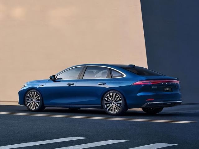 油耗2.67L+续航2100km！吉利银河A7数据曝光，就看价格有没有诚意