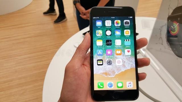iPhone8为什么那么贵？