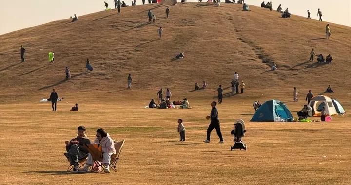 2025年，我身边的中年返贫3件套，已经害惨了许多人。