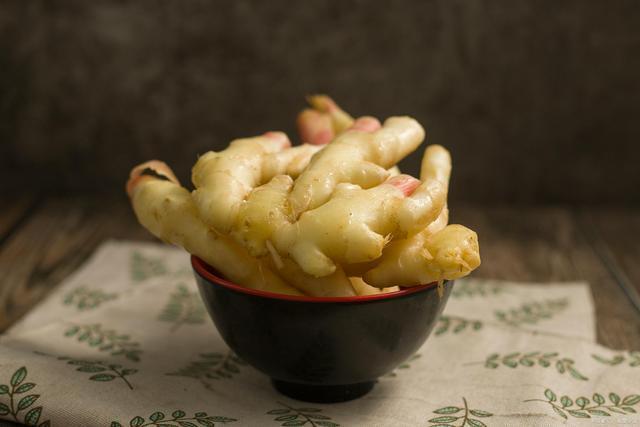 男性晨起后吃3片生姜，坚持一段时间，或收获5个好处