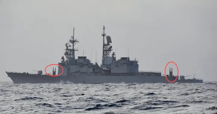 台海再现激烈对峙，台军出动万吨巨舰，导弹竖起，解放军当场亮剑