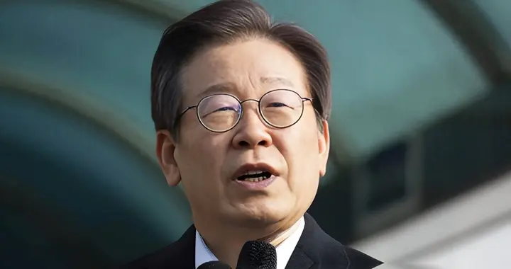 李在明终于掀桌了，公开表态，必须要从美国手中，收回战时指挥权