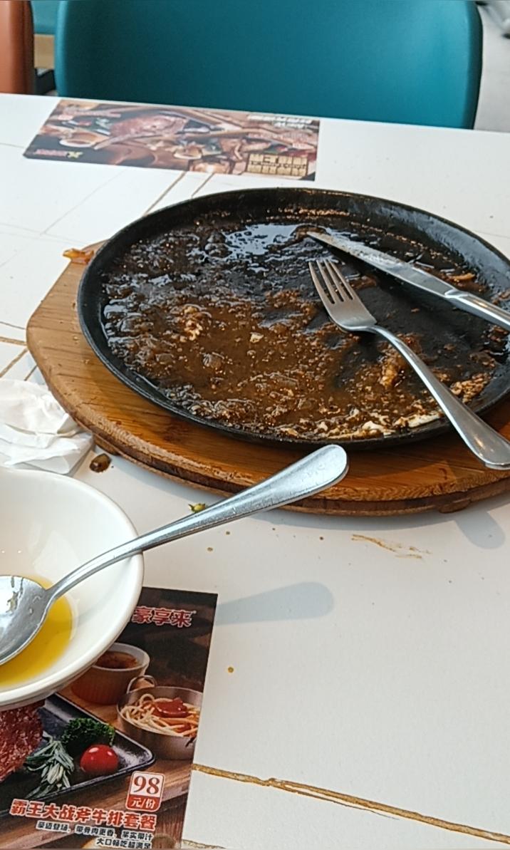 蔡评郑有一条非常在理。 郑想得到这边的重视，不是靠主席的身份，而是看她...