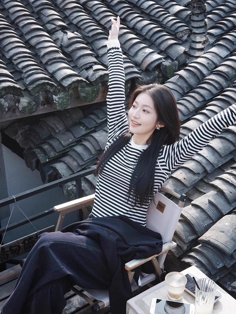 韩系黑白条纹圆领正肩长袖t恤女早春季修身