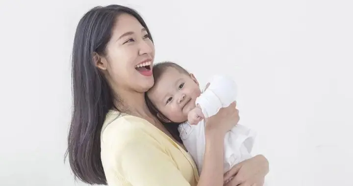 小宝宝为啥一天到晚要找妈妈？从各方面来分析，生存本能是第一