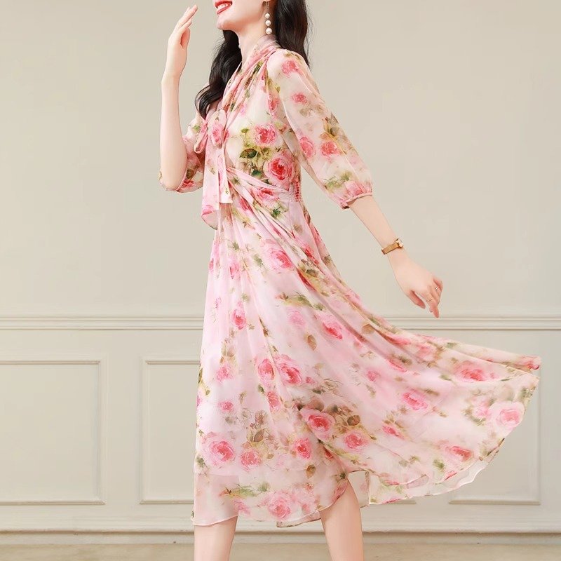 静谧粉色真丝裙👗宁静致远，优雅如你