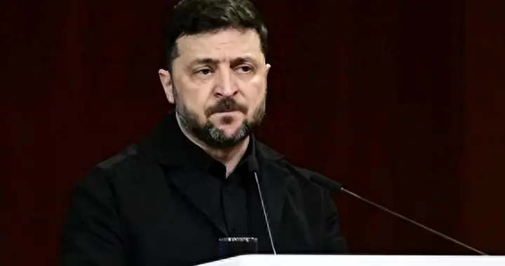 泽连斯基跪了，基本无条件，特朗普通告全球，这回真要大结局了？