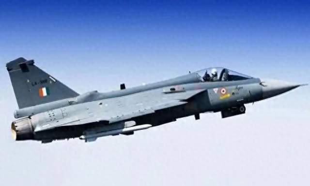 印度“光辉”战机坠机，是谁害死了飞行员？对印度打击有多严重？