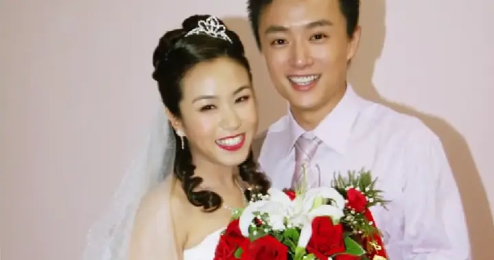 演员吴健庆祝结婚23周年晒婚礼旧照，幸福感满满，妻子是制片人