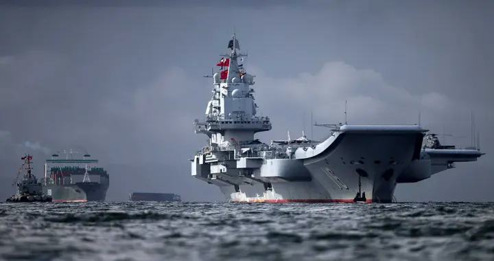 辽宁舰千里隐蔽机动，突然现身苏拉威西海，直捣美军战略攻击阵位