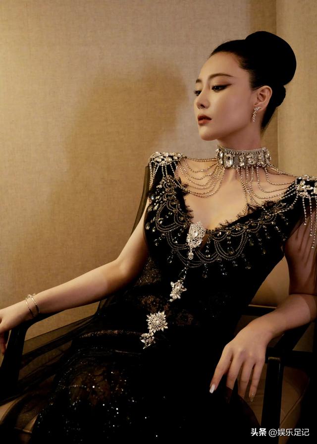 张馨予，黑化女王 ​