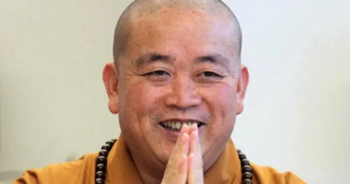 3天2晚1万元，释永信再添罪状，女网红爆料游客凌晨4点齐奔方丈室