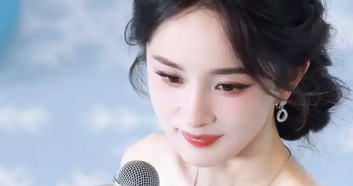 活动现场的幂幂更美！冰雪女王驾到！