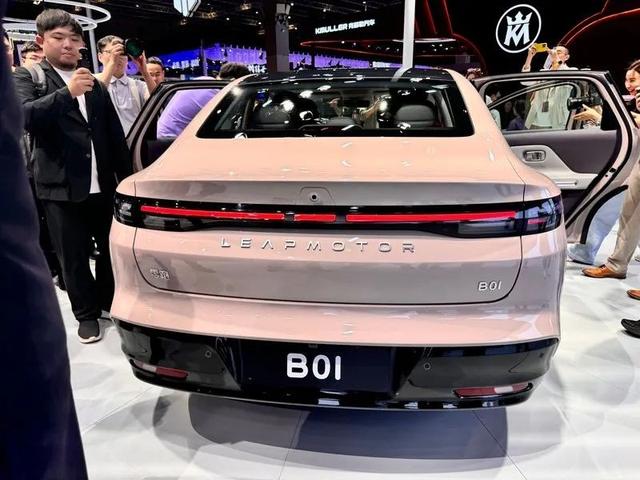 650km续航+激光雷达，零跑B01系列如何成为当代年轻人的优选？