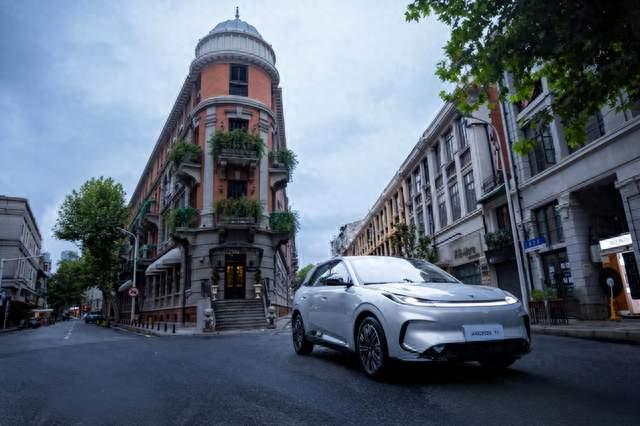 极狐T1震撼来袭：续航、空间、智能三重惊喜，网友直呼快开订！