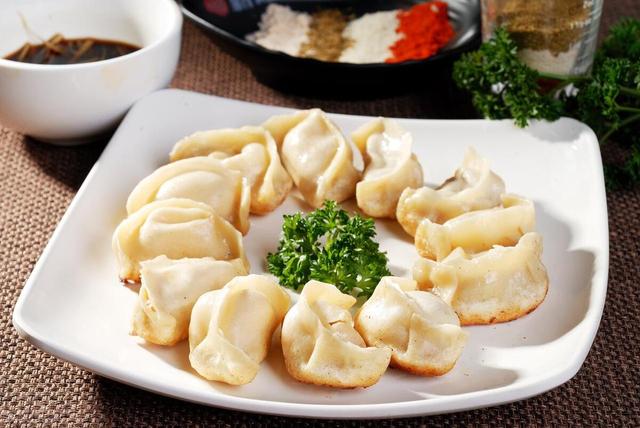 香煎饺子：舌尖上的中国文化瑰宝