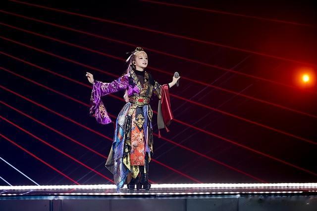 徐怀钰划水，美依礼芽被“算计”，谢娜挡枪？《浪姐》戏外更精彩