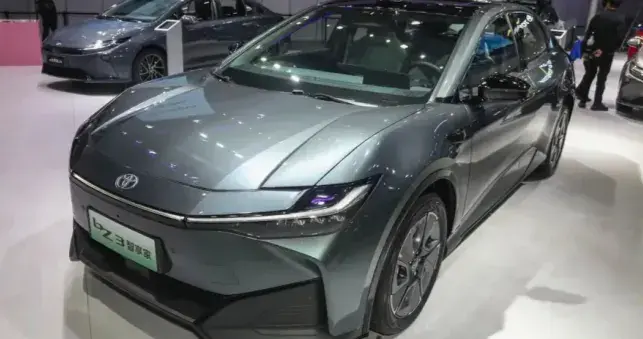 丰田纯电Bz3和凯美瑞怎么选择，谁更值得拥有