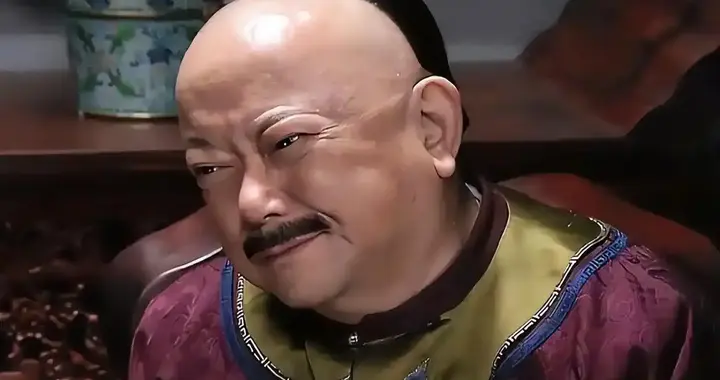 嘉庆赐死和珅前，刘墉去天牢探望，和珅囚饭里有红线，他明了一切