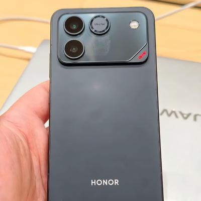 亚心数码：咱就是说，经历过通宵开黑手机烫