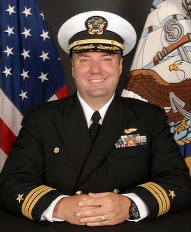 美军航母电子指挥官被解职，同我军电竞输了？卡尔文森号很危险