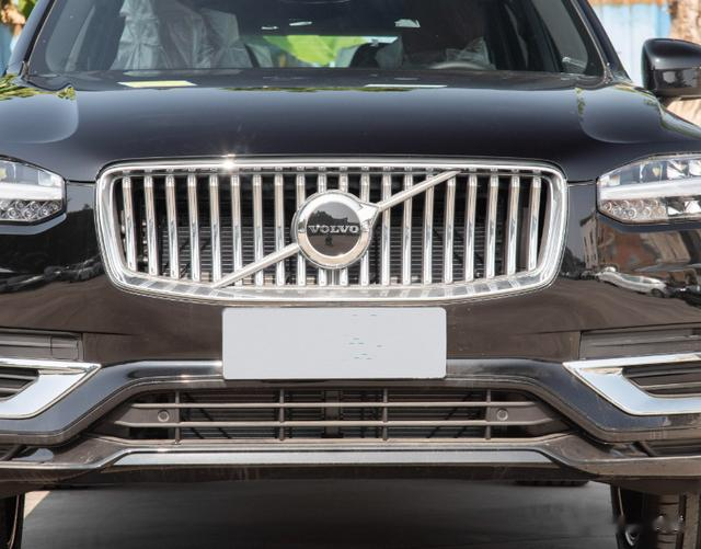 沃尔沃XC90：沃尔沃旗下最豪华SUV，11月销量超1280台，成绩斐然