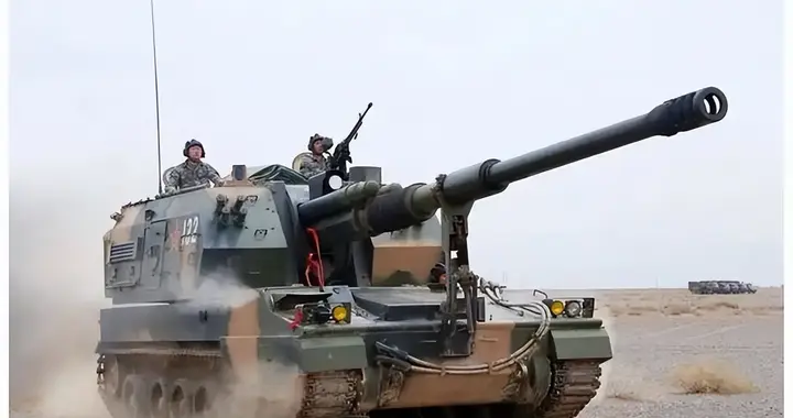 性能达到世界顶尖的解放军大口径自行火炮：解放军现役的PLZ05型