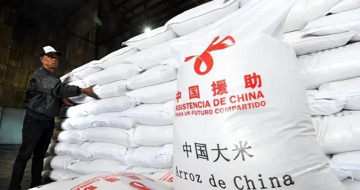 12架军机起飞，特朗普登机离国，美军炮弹上膛，中方紧急援助古巴