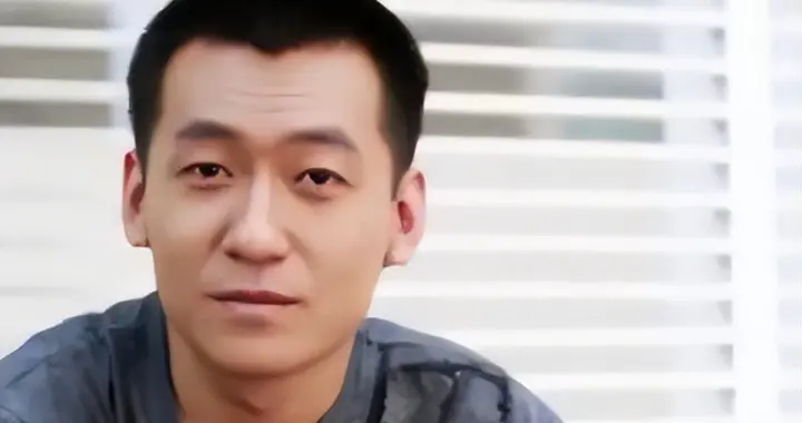 戚九洲也没想到，相貌平平的老婆董晴，竟因《除恶》实现口碑暴增