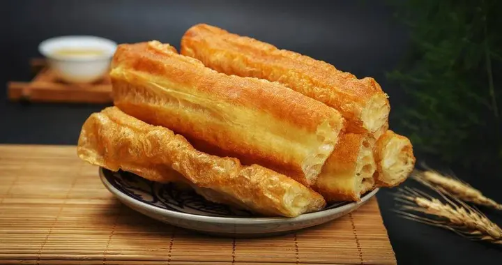 多名院士调查发现：吃一根油条，就等于喝一勺油，真的假的？