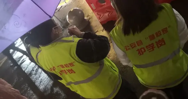 家长“自愿”参与学校“护学岗”，是“帮工”还是“隐性用工”？