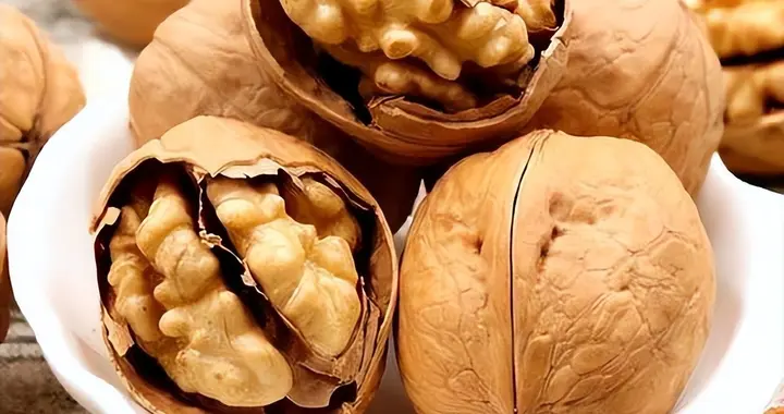 曾经风靡的纸皮核桃，为何如今很少人吃了？内行人:4个扎心原因