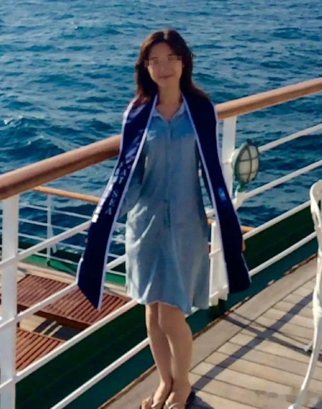 中金女子跳楼身亡后续:多张高清无码照片流出，同事曝更多内幕