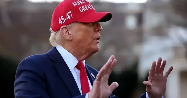 特朗普带美国重走“大清老路”，给14亿中国人看了出好戏