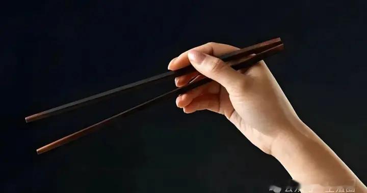 这个指标异常母婴风险暴增！祸首与救星，竟都藏在每天的餐盘里