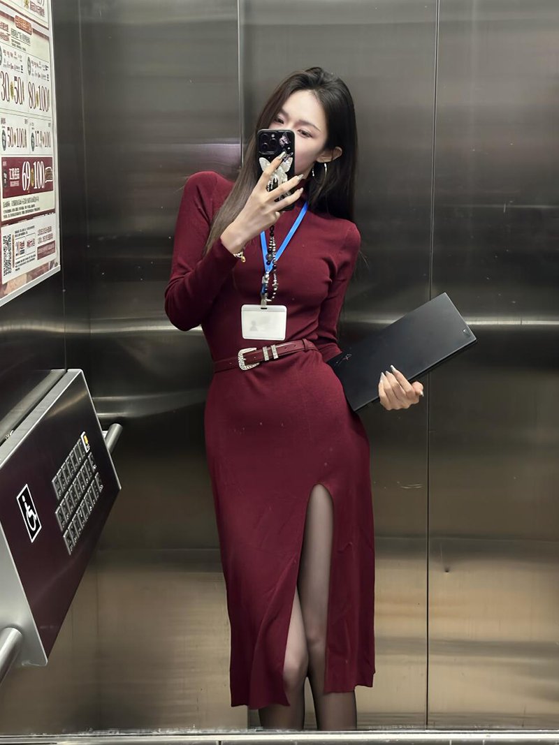 红色收腰连衣裙过年战袍年会礼服包臀裙减龄