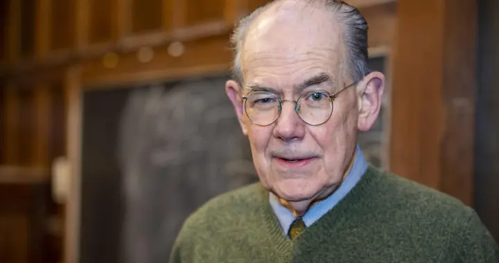 美学者曾给中国3个警告：不要低估美国的残暴，它不会让中国崛起